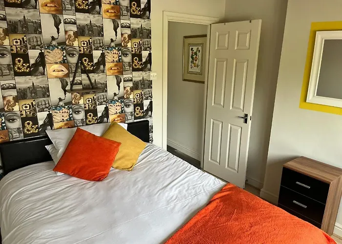 Swindon Home From Home 2 - Entercloud9Sa